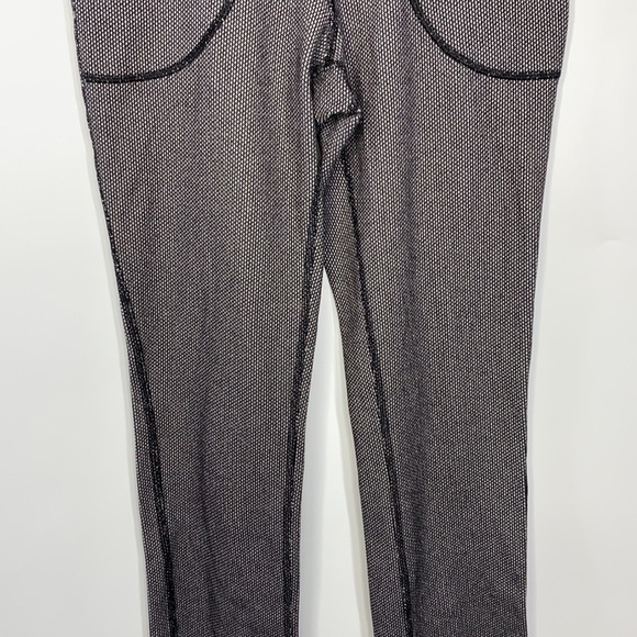 Lululemon Skinny Will Pant Pique Black White Size 4 - Picture 11 of 12